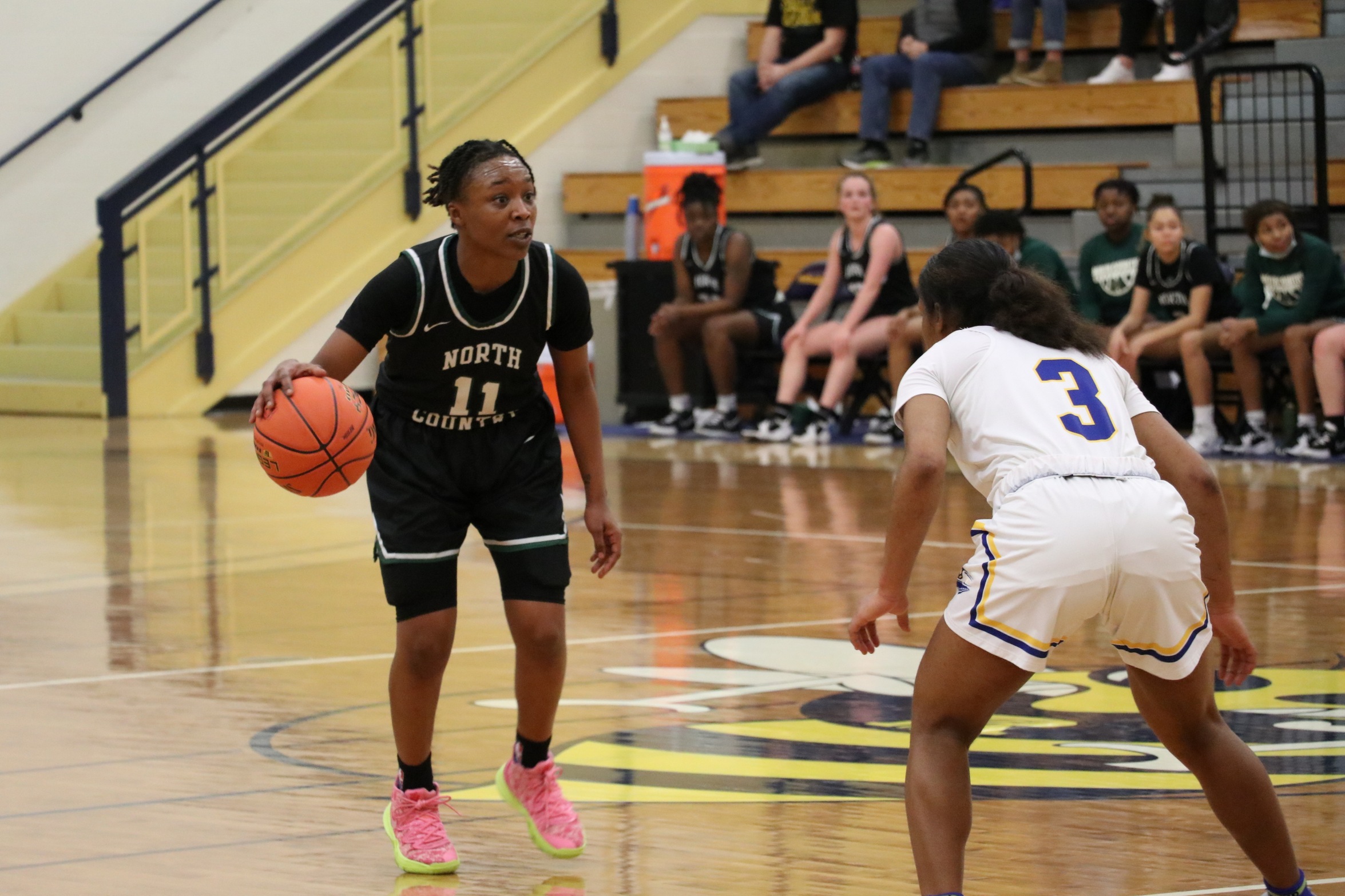 Lavender Ward controls the ball in the Saints opening round win in the NJCAA women's basketball tournament.