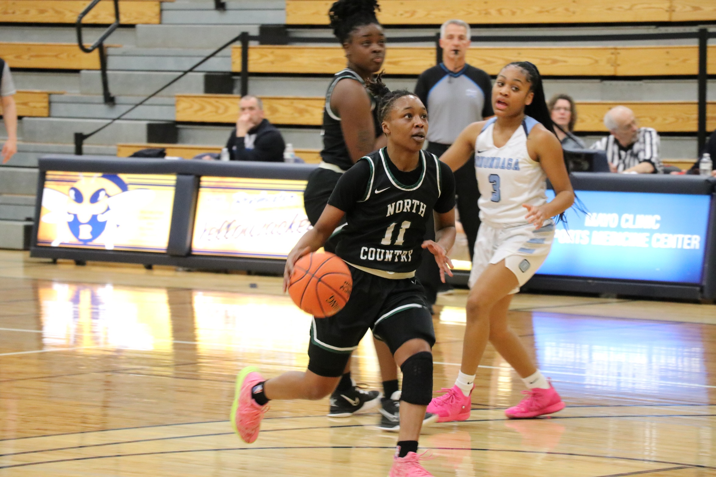 Lavender Ward brings the ball up the court for the Saints in their 69-64 victory over Onondaga Community College at the NJCAA Division III National Championships on Saturday, March 12. (Photo – NJCAA)
